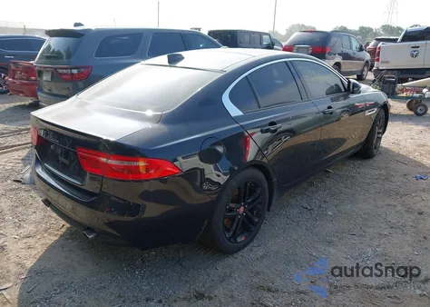 2017 Jaguar Xe 35T Premium z USA, uszkodzony, nr VIN SAJAJ4BV1HA976202
